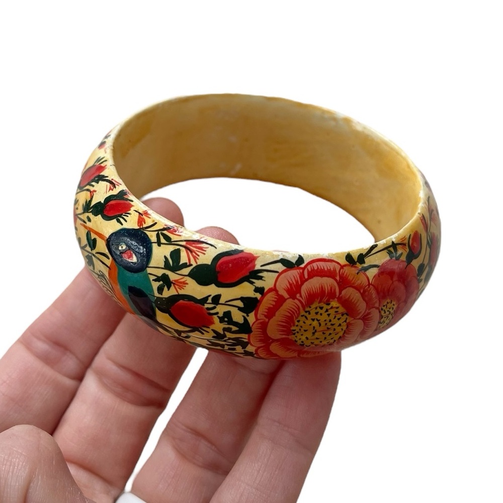 Vintage hand painted wooden floral hummingbird bangle bracelet - Picture 8 of 8